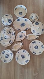 Servies Petrus ragout maastricht bouquet bleu, Antiek en Kunst, Ophalen