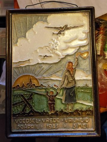 Cloisonné tegel 'Voedsel Vrede Vrijheid - De Porceleyne Fles beschikbaar voor biedingen