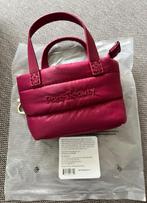 ‘Rare Beauty’ keychain pouch, Ophalen of Verzenden, Nieuw, Rood, Dame