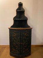 Vintage corner cabinet, Antiek en Kunst, Antiek | Meubels | Kasten, Ophalen