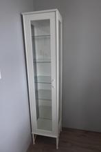 TOCKARP vitrinekast van IKEA - in goede staat, Huis en Inrichting, Kasten | Vitrinekasten, Ophalen, Met plank(en), 50 tot 100 cm