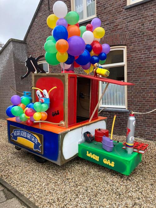 Loopgroep clowns 20 pakken en karretje, Hobby en Vrije tijd, Feestartikelen | Verhuur, Zo goed als nieuw, Carnaval, Ophalen