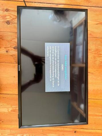 Samsung 28 inch TV-monitor (T28E310EW) + afstand bediening beschikbaar voor biedingen