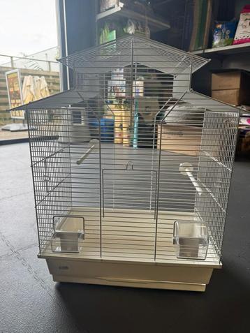 Vogelkooi beschikbaar voor biedingen