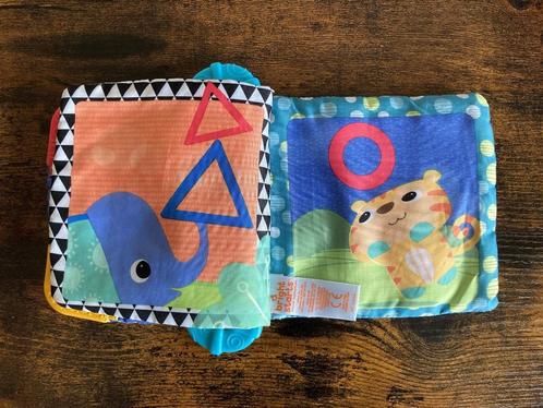Knisperboekje - buggyboekje van Bright Starts. PRIMA staat., Kinderen en Baby's, Speelgoed | Babyspeelgoed, Zo goed als nieuw