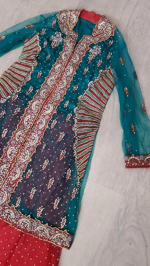 Indiase lehenga turquoise groen rood 4-delig maat S/M, Kleding | Dames, Gelegenheidskleding, Nieuw, Overige typen, Maat 36 (S)