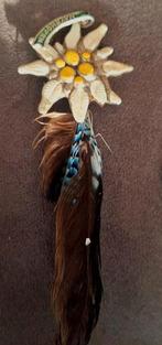 traditionele edelweiss broche met een veer., Sieraden, Tassen en Uiterlijk, Broches, Ophalen of Verzenden, Zilver, Overige materialen