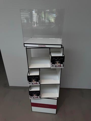 Chanel Kerst Display Kast beschikbaar voor biedingen