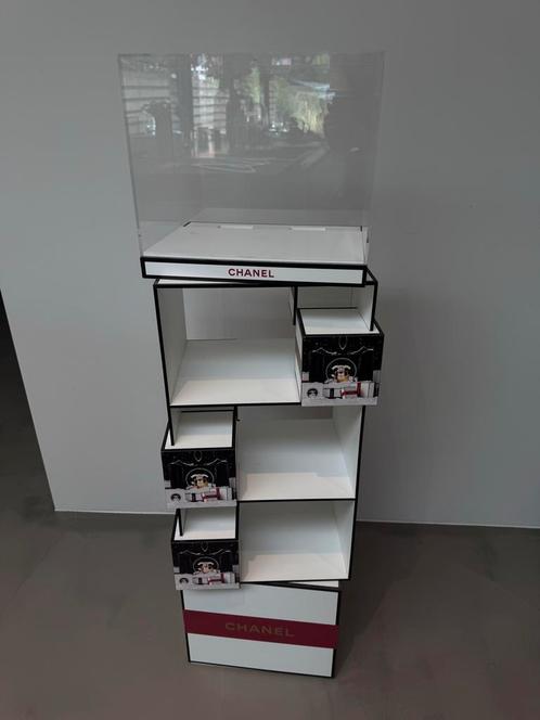 Chanel Kerst Display Kast, Huis en Inrichting, Kasten | Stellingkasten, Zo goed als nieuw, Ophalen