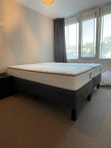 Boxspring bed met 2 matrassen 160x200 beschikbaar voor biedingen