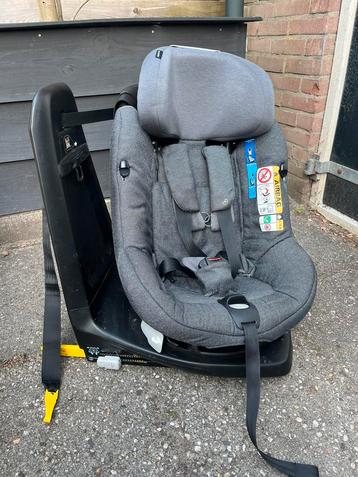 Maxi Cosi Axissfix Plus autostoeltje als nieuw beschikbaar voor biedingen