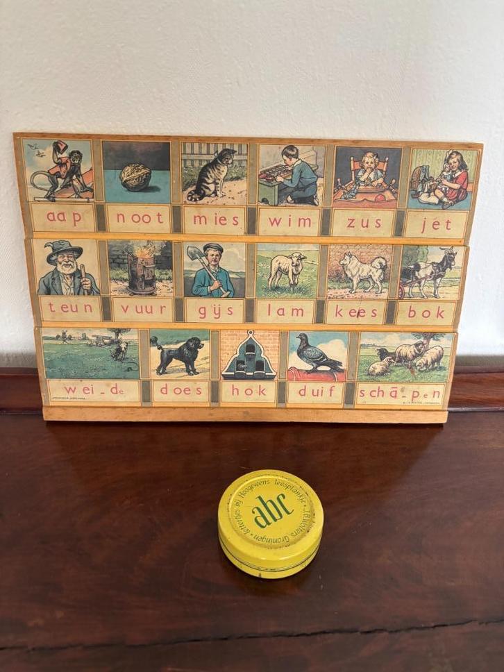 Leesplanje Aap Noot Mies. M.B. Hoogeveen jaren '60 + blikje, Antiek en Kunst, Curiosa en Brocante, Ophalen of Verzenden