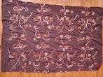 Stof met opgenaaide versieringen, Hobby en Vrije tijd, Stoffen en Lappen, Overige kleuren, Nieuw, Ophalen of Verzenden, 30 tot 120 cm