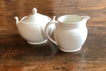Wedgwood – melkkannetje en suikerpot beschikbaar voor biedingen