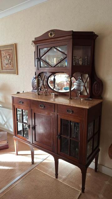 Antieke Kersen Buffetkast met Marmer Blad  beschikbaar voor biedingen