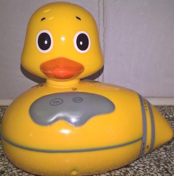 Vintage bad eend radio FM AM werkt op batterijen beschikbaar voor biedingen