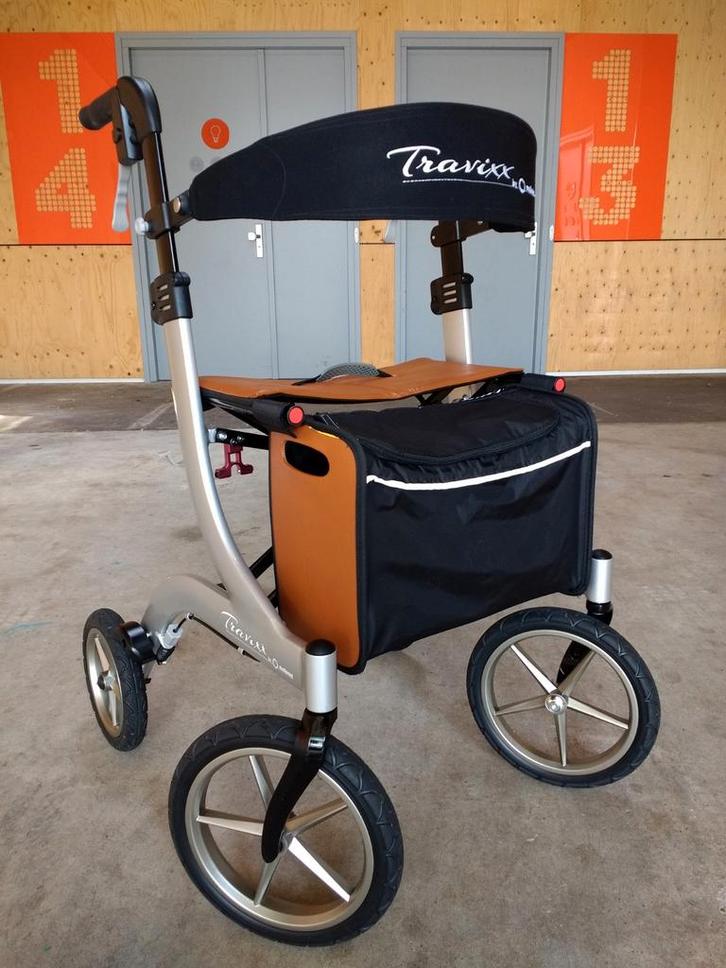 Travixx Traveller Medium rollator incl Servicebeurt ZGAN, Diversen, Rollators, Zo goed als nieuw, Lichtgewicht, Opvouwbaar, Ophalen of Verzenden