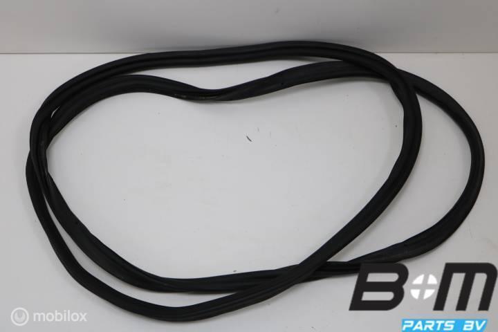 Achterkleprubber VW Tiguan 5NA 5NA827705, Auto-onderdelen, Interieur en Bekleding, Gebruikt