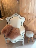 Witte barok stoel, Ophalen