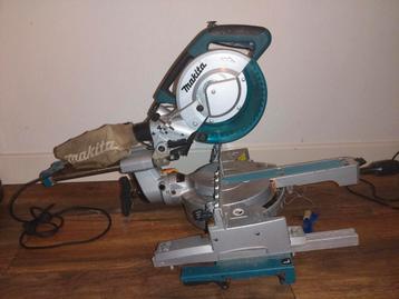 Makita LS0815FLN Afkortzaag - Krachtig en Nauwkeurig beschikbaar voor biedingen