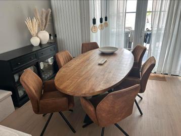 Eettafel 220cm ovaal mangohout met 6 stoelen beschikbaar voor biedingen