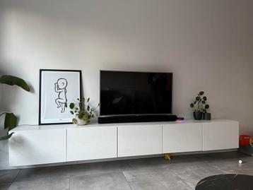 2 Besta hoogglans kastdeurtjes
