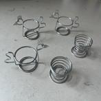 Metalen eierdopjes veer & kip, Ophalen of Verzenden, Zo goed als nieuw, Rvs of Chroom, Los bestek