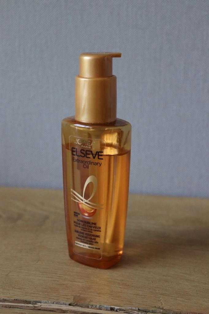 Loreal elvive haarolie, Sieraden, Tassen en Uiterlijk, Uiterlijk | Haarverzorging, Zo goed als nieuw, Haarverzorger of -hersteller