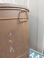 Oud verweerde grote ton / vat, Antiek en Kunst, Curiosa en Brocante, Ophalen of Verzenden
