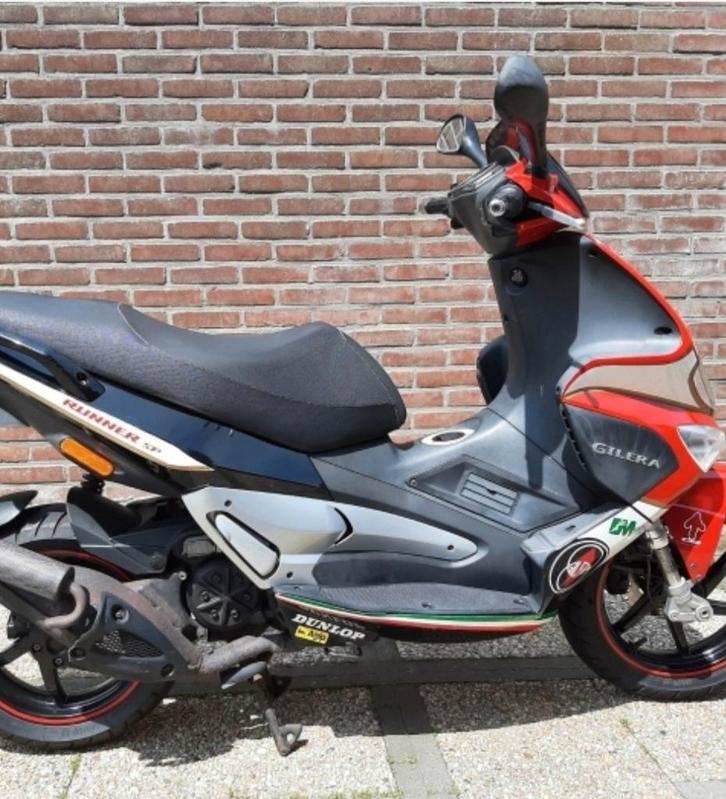 Gilera Runner rst onderdelen te koop, Fietsen en Brommers, Brommeronderdelen | Scooters, Overige merken, Zadel, Ophalen of Verzenden