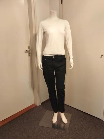 Etalage pop mannequin op zilveren plateau  beschikbaar voor biedingen
