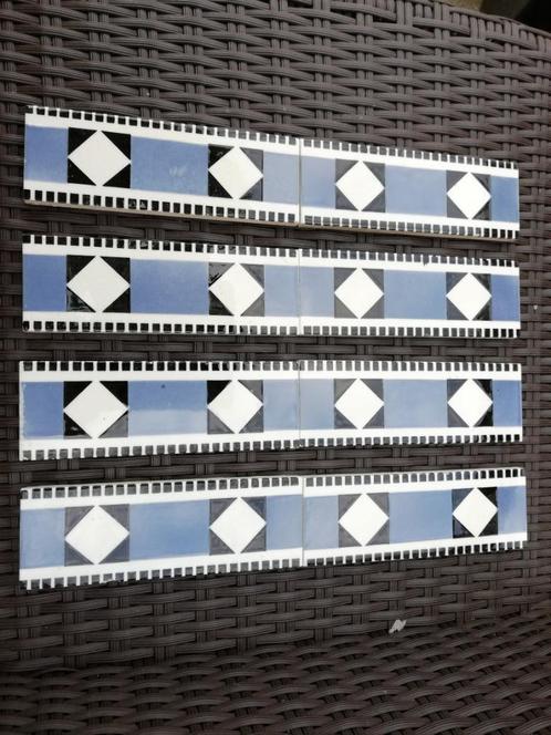 15 antieke randtegels zwart wit paarsblauw 15x5cm, Antiek en Kunst, Antiek | Wandborden en Tegels, Ophalen