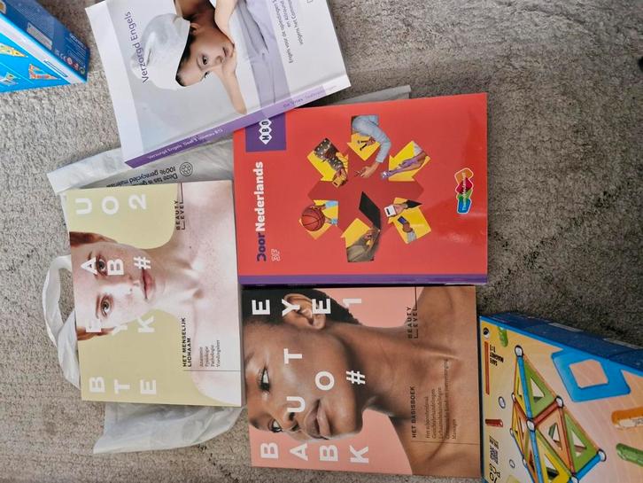 Zgan schoolboeken schoonheidsspecialiste, Boeken, Schoolboeken, Zo goed als nieuw, Overige niveaus, Ophalen
