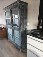 Massief houten kast met glazen deuren, Huis en Inrichting, Kasten | Buffetkasten, Ophalen, 100 tot 150 cm, Glas, Landelijk