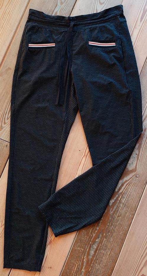 Studio Anneloes travelstof krijtstreep broek mt M/L, Kleding | Dames, Jasjes, Kostuums en Pakken, Zo goed als nieuw, Blauw, Ophalen of Verzenden