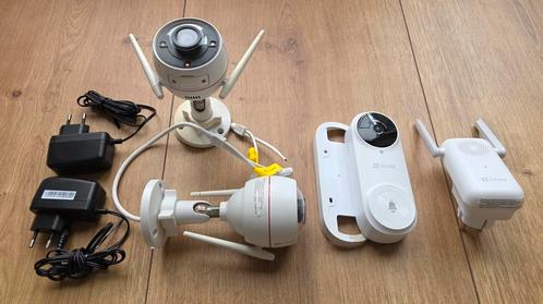 Complete beveiligingsset van Ezviz 2x camera en videodeurbel, Audio, Tv en Foto, Videobewaking, Zo goed als nieuw, Ophalen
