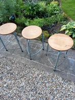 Vintage kruk  industrieel  3 stuks metaal hout brocante, Huis en Inrichting, Ophalen