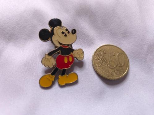 Disney standing classic pie-eyed Mickey Mouse vintage pin, Verzamelen, Speldjes, Pins en Buttons, Zo goed als nieuw, Speldje of Pin