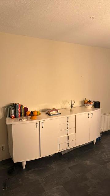 Witte dressoir