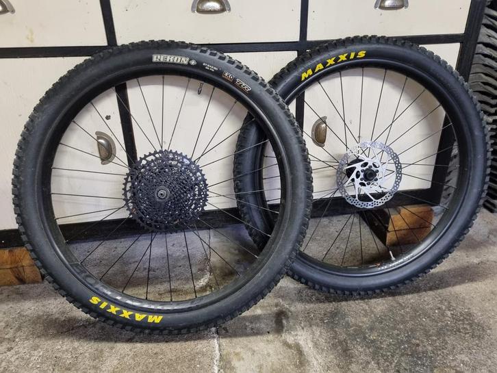 Bondrager MTB Wielset 27.5 inch met Maxxis banden ZGAN, Fietsen en Brommers, Fietsonderdelen, Gebruikt, Mountainbike, Wiel, Ophalen