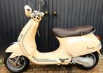 Vespa LXV50 slechts 4000km zie foto's, Fietsen en Brommers, Ophalen, Gebruikt, Vespa LXV, Benzine