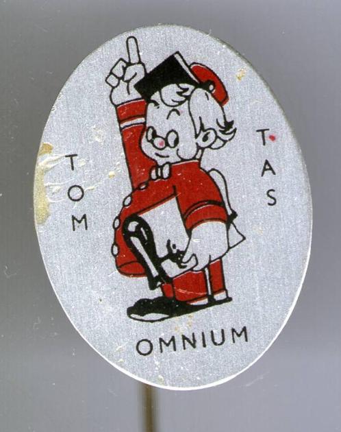TOM TAS omnium blik schooltassen speldje ( M_165 ), Verzamelen, Speldjes, Pins en Buttons, Zo goed als nieuw, Speldje of Pin, Transport