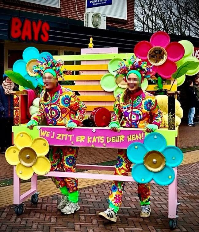 Carnaval Duo Loopgroep (Prijswinnaar), Hobby en Vrije tijd, Feestartikelen, Zo goed als nieuw, Overige typen, Carnaval, Ophalen