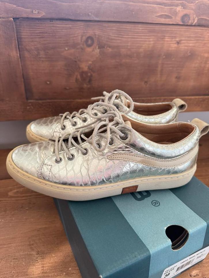 Zilverkleurige dames schoenen van Rehab. Mt.38., Kleding | Dames, Schoenen, Zo goed als nieuw, Sneakers of Gympen, Overige kleuren