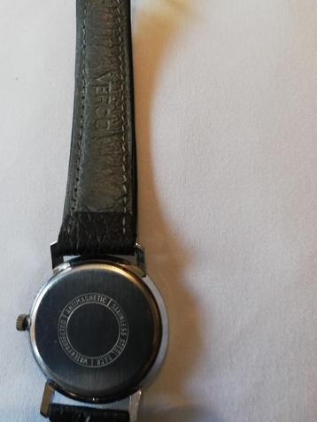 vintage horloges  beschikbaar voor biedingen