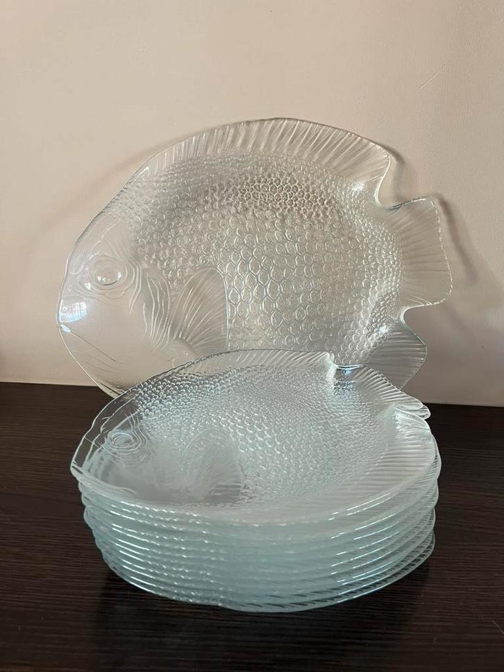 12 vintage Arcoroc visborden en een grote schaal, Antiek en Kunst, Antiek | Schalen, Ophalen