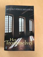 Het Trommelvel - Arturo Pérez-Reverte, Ophalen of Verzenden, Gelezen, Europa overig
