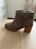 Halfhoge nieuw laarzen UGG, Ophalen, UGG, Beige, Lage of Enkellaarzen