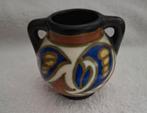 Oud gesigneerd vaasje, 7 cm hoog, Antiek en Kunst, Antiek | Keramiek en Aardewerk, Ophalen of Verzenden