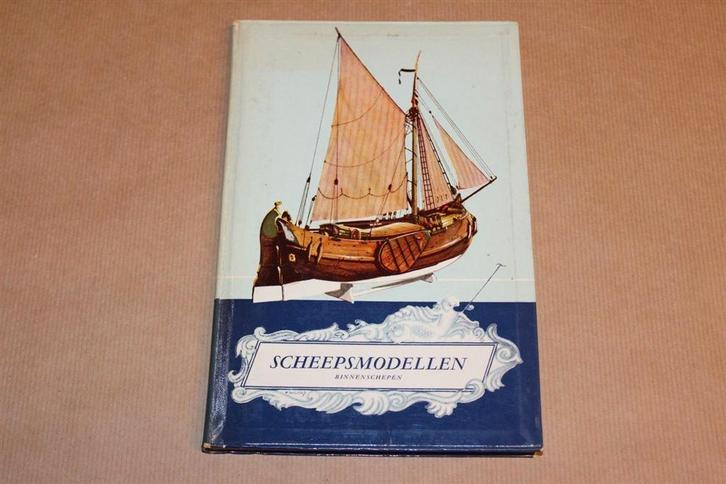 Scheepsmodellen : binnenschepen / E.W. Petrejus, Boeken, Vervoer en Transport, Gelezen, Tractor en Landbouw, Ophalen of Verzenden